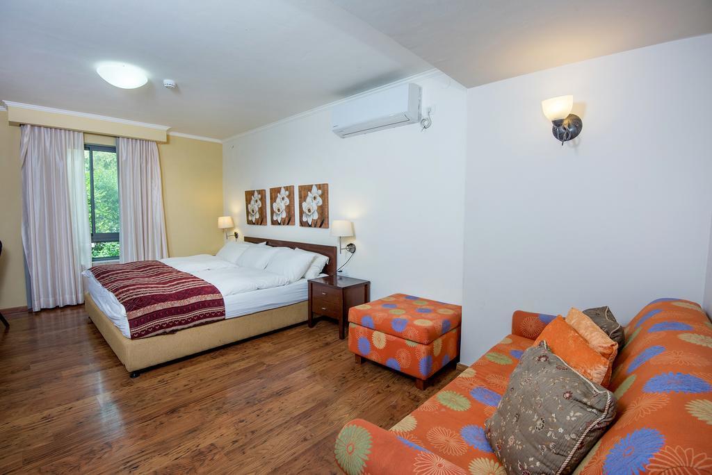 Hotel Zohar Badeshe Daliyya Exterior foto